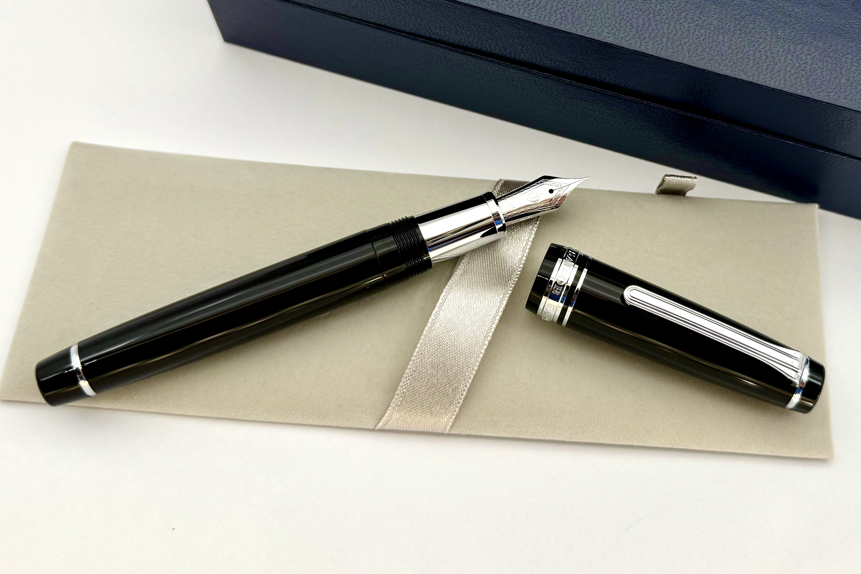 SailorLEProfessionalGearGinzaSilverFP_A